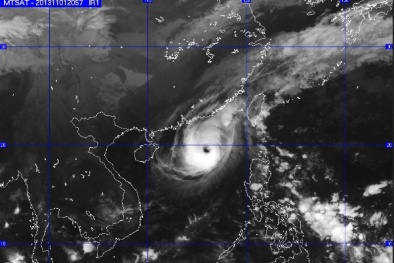 Bão số 12 đang đổi hướng, khó dự đoán